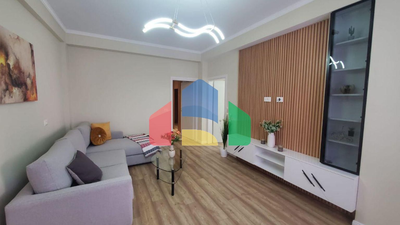 1+1 с балконом, район Пляж возле Spar, 56 м.кв