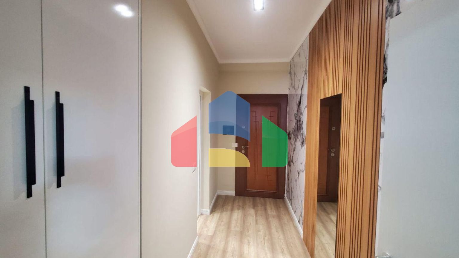 1+1 с балконом, район Пляж возле Spar, 56 м.кв