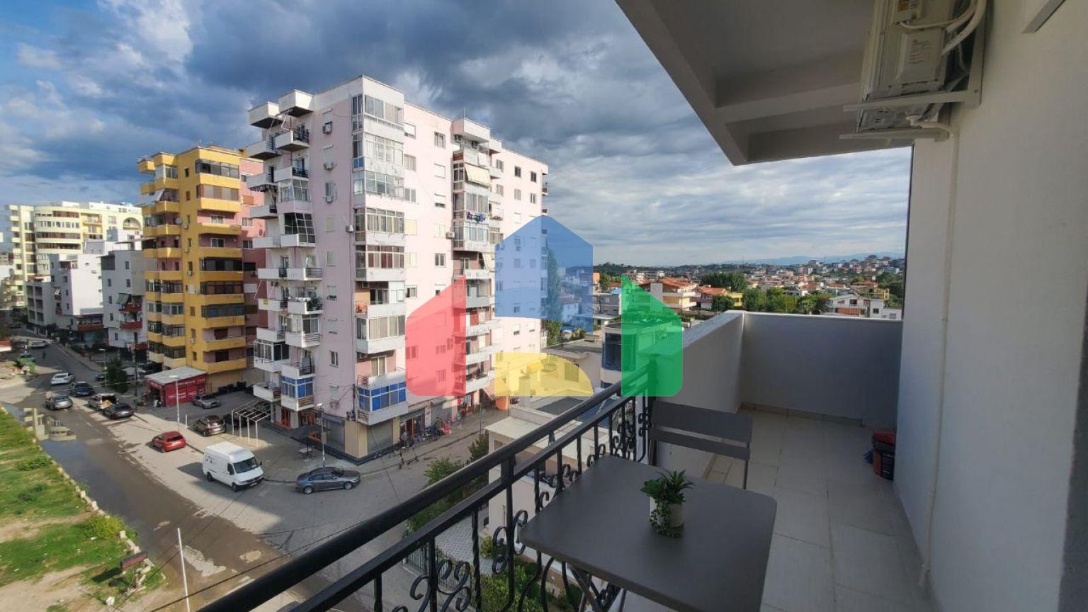 1+1 с балконом, район Пляж возле Spar, 56 м.кв