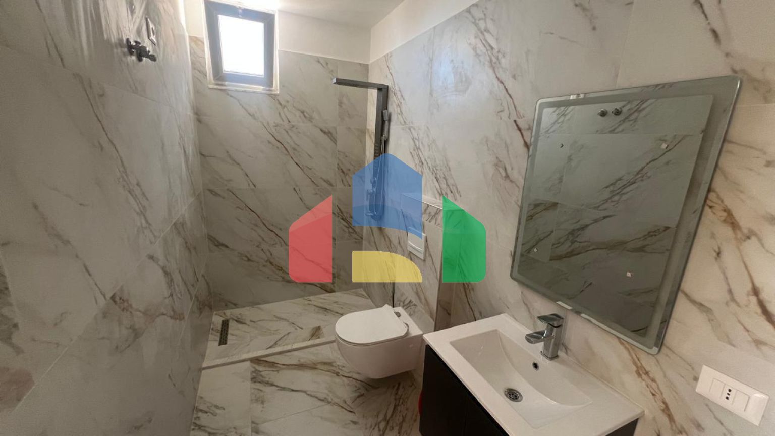 2+1 с балконом, р-н Пляж возле комплекса Florida, 94 м.кв