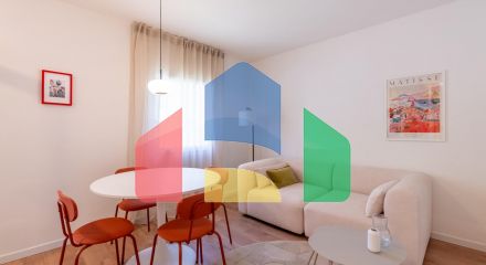 СВЕТЛАЯ КВАРТИРА С СОВРЕМЕННЫМ РЕМОНТОМ В ЗЕЛЕНОМ РАЙОНЕ PALOMERAS SURESTE, МАДРИД