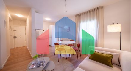 СВЕТЛАЯ КВАРТИРА С СОВРЕМЕННЫМ РЕМОНТОМ В ЗЕЛЕНОМ РАЙОНЕ PALOMERAS SURESTE, МАДРИД