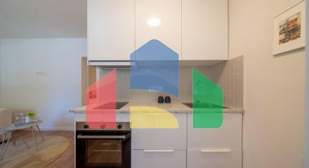 СВЕТЛАЯ КВАРТИРА С СОВРЕМЕННЫМ РЕМОНТОМ В ЗЕЛЕНОМ РАЙОНЕ PALOMERAS SURESTE, МАДРИД