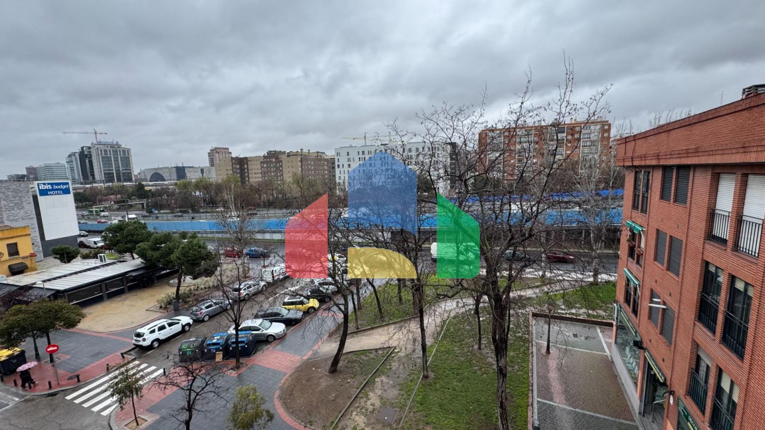 ПЕНТХАУС В НОВОМ ЖИЛОМ КОМПЛЕКСЕ В МАДРИДЕ