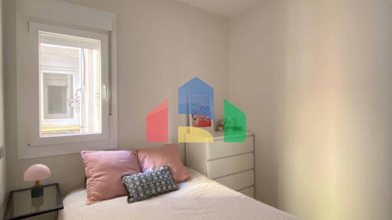 СВЕТЛАЯ КВАРТИРА В САМОМ ЦЕНТРЕ CHAMBERÍ