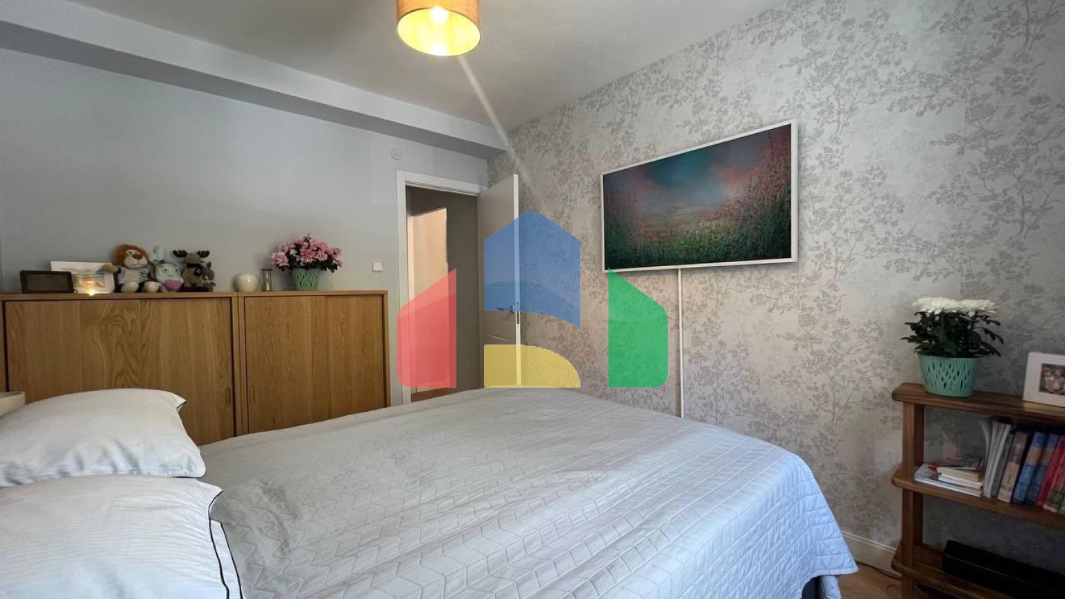 ПРОДАЖА КВАРТИРЫ НА СЕВЕРЕ МАДРИДА ВБЛИЗИ СТАНЦИИ МЕТРО И ТОРГОВОГО ЦЕНТРА ЛА ВАГУАДА