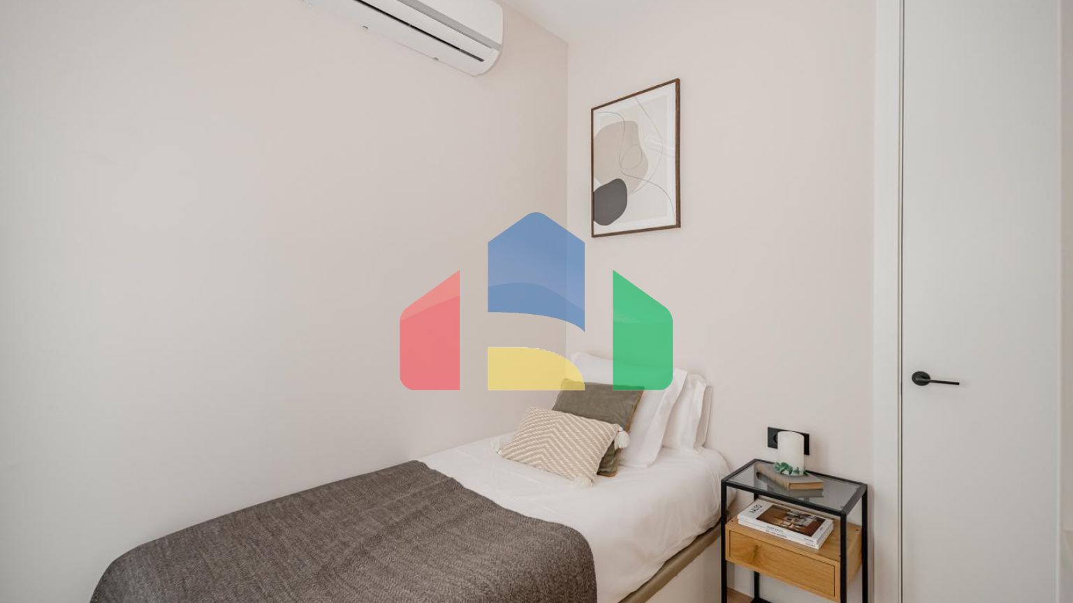 ПРОДАЕТСЯ ОТРЕМОНТИРОВАННАЯ КВАРТИРА В ЦЕНТРЕ МАДРИДА