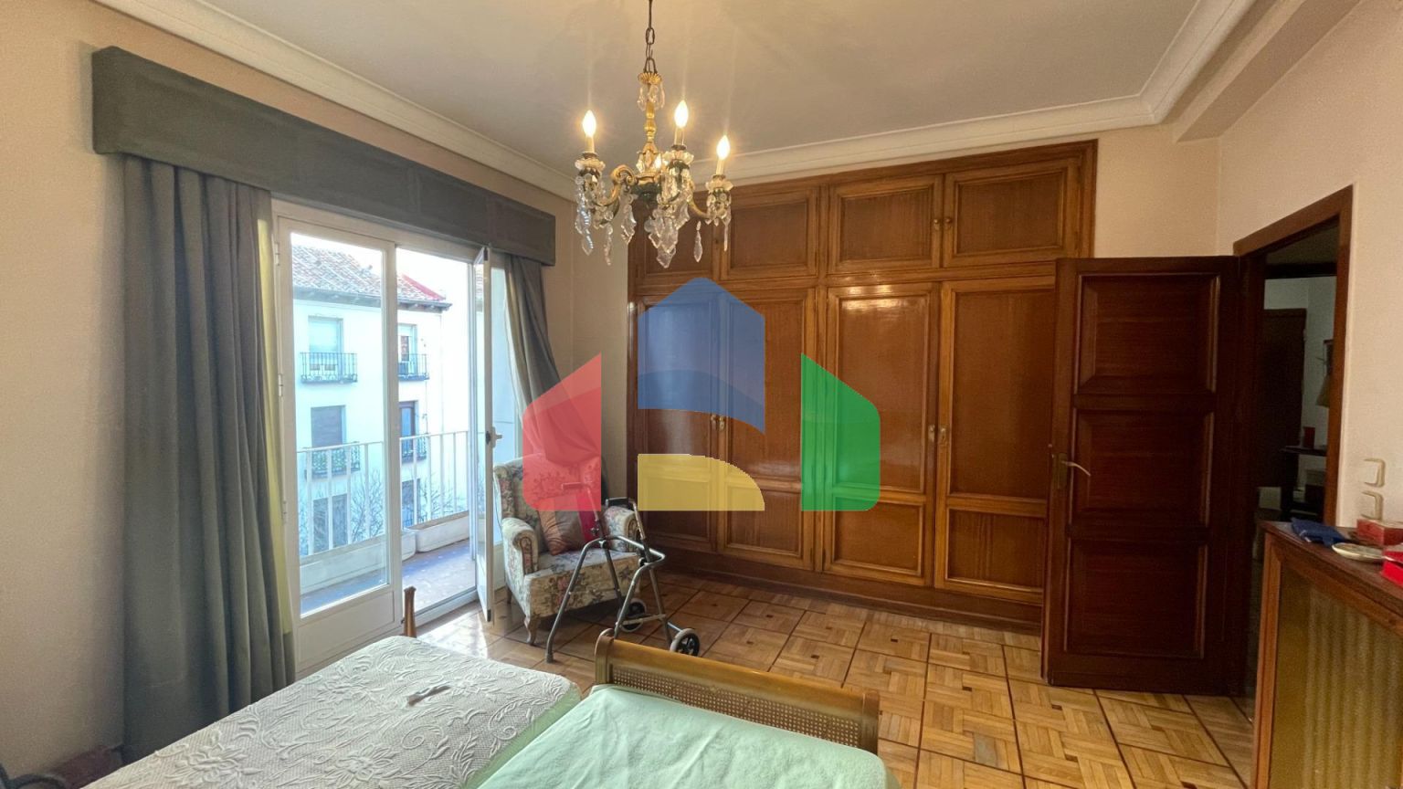 ПРОДАЖА ЭЛИТНОЙ КВАРТИРЫ ОКОЛО ПЛОЩАДИ ИСПАНИИ И КОРОЛЕВСКОГО ДВОРЦА!