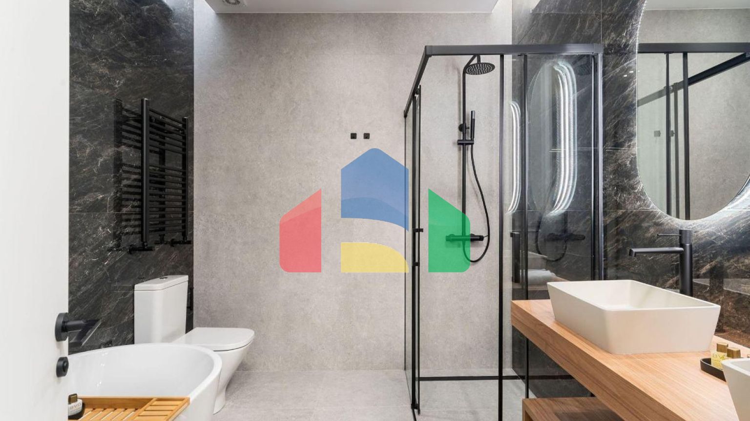 РОСКОШНАЯ, ПОЛНОСТЬЮ ОТРЕМОНТИРОВАННАЯ КВАРТИРА В ЦЕНТРЕ МАДРИДА