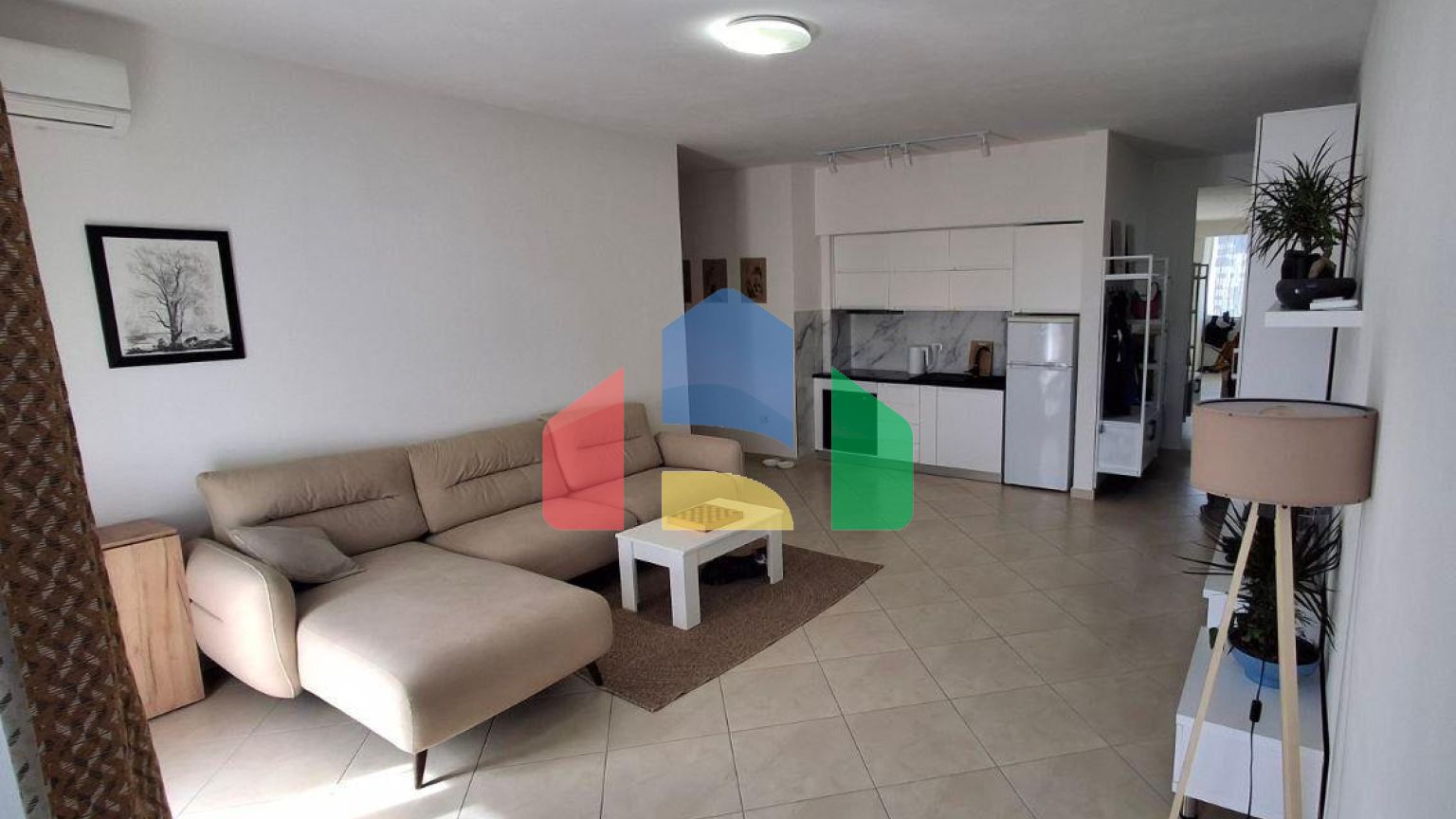 1+1 с двумя балконами, Влера, 84 м.кв