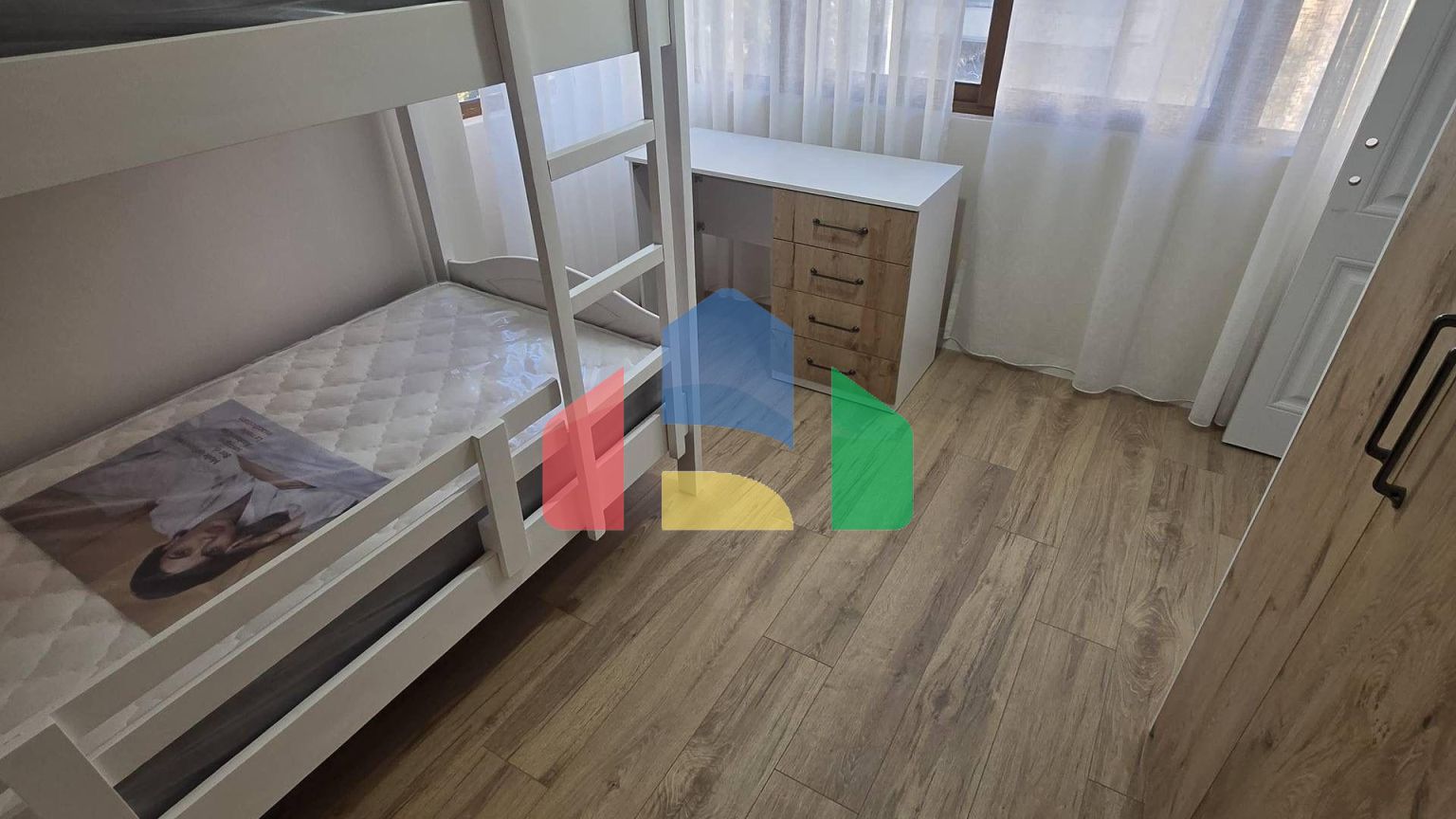 2+1 с балконом, р-н Пляж, 98 м.кв, 100 метров до моря