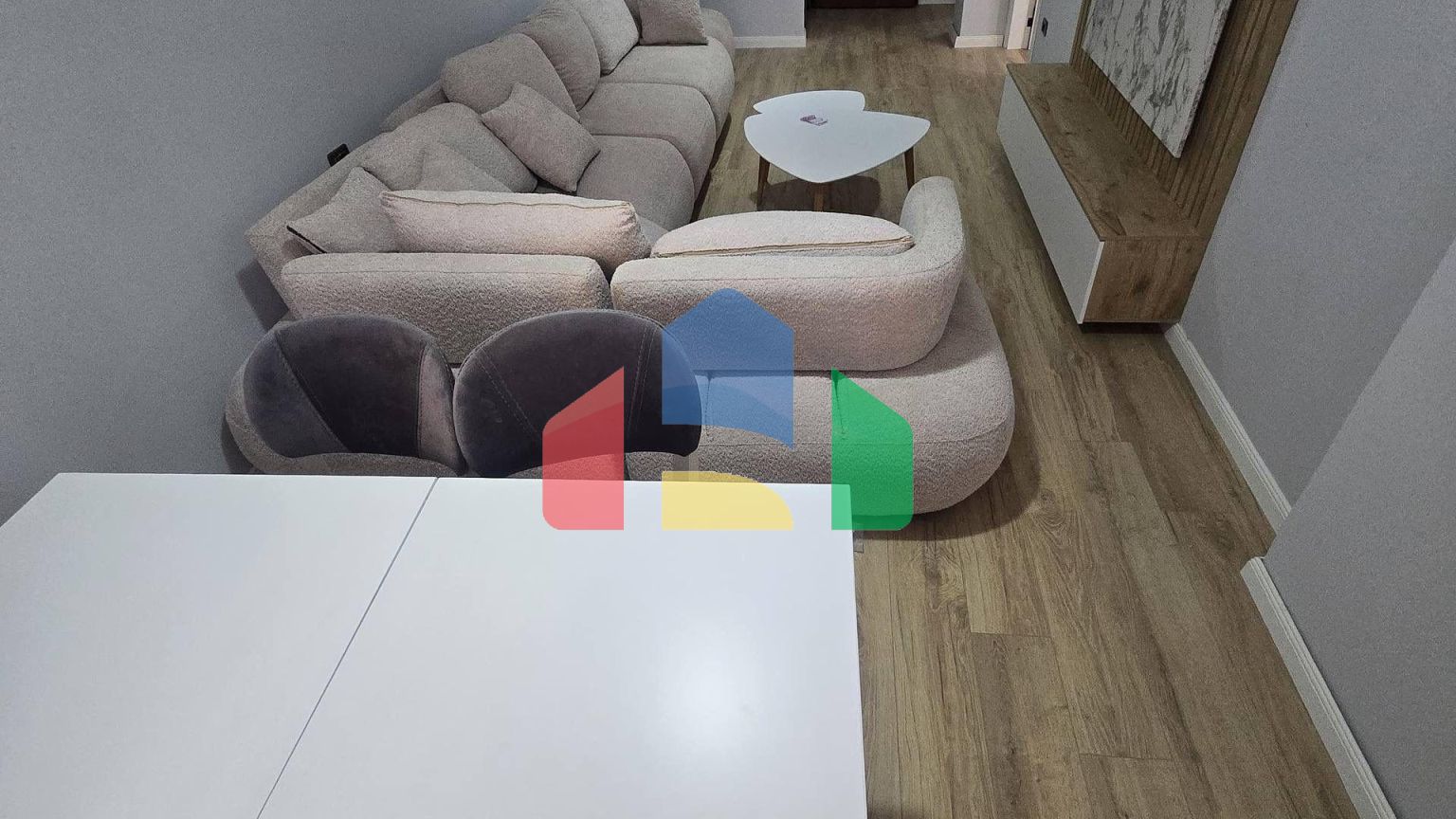 2+1 с балконом, р-н Пляж, 98 м.кв, 100 метров до моря