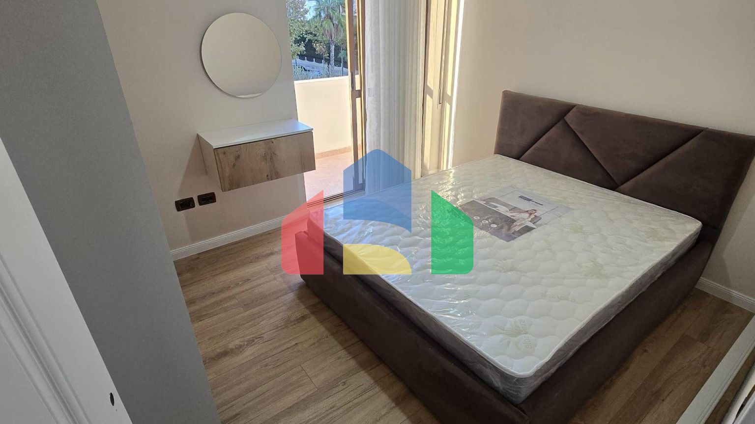 2+1 с балконом, р-н Пляж, 98 м.кв, 100 метров до моря