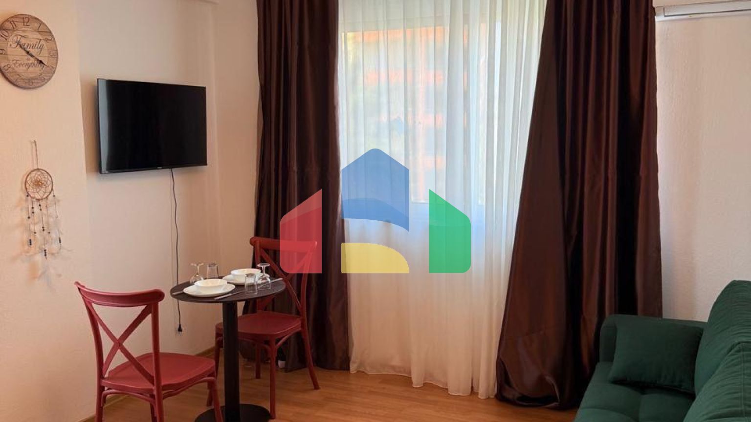 1+1 с балконом, р-н Пляж, 55 м.кв, 50 метров до моря