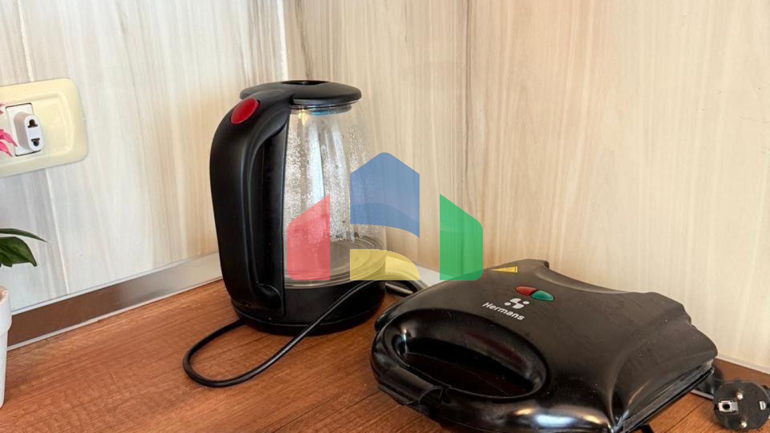 1+1 с балконом, р-н Пляж, 55 м.кв, 50 метров до моря