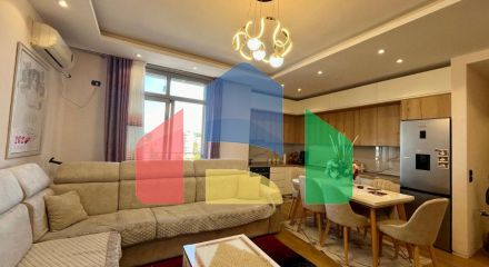 2+1 с балконом, город Влера, 86 м.кв