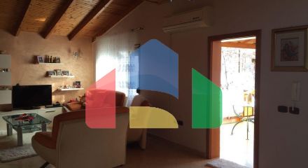 4+2 дом с гаражом во Влере, 280 м.кв + 370 м.кв участок 