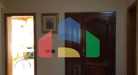 4+2 дом с гаражом во Влере, 280 м.кв + 370 м.кв участок 