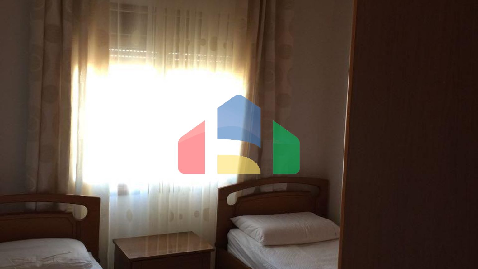 4+2 дом с гаражом во Влере, 280 м.кв + 370 м.кв участок 