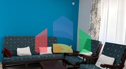 Дом во Влере возле исторической части города, 109 м.кв + земля 304.6 м.кв 