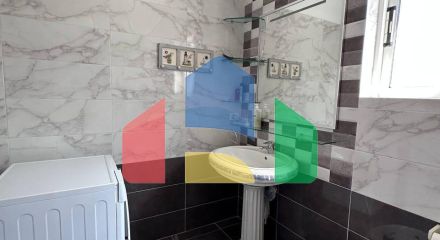 Дом во Влере возле исторической части города, 109 м.кв + земля 304.6 м.кв 