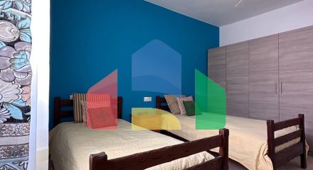 Дом во Влере возле исторической части города, 109 м.кв + земля 304.6 м.кв 