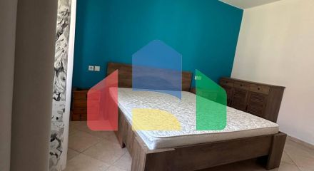 Дом во Влере возле исторической части города, 109 м.кв + земля 304.6 м.кв 