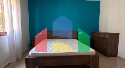 Дом во Влере возле исторической части города, 109 м.кв + земля 304.6 м.кв 