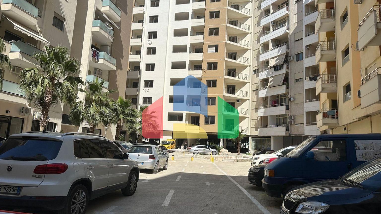 2 студии с балконом, город Влера на Лунгомаре, 97 м.кв