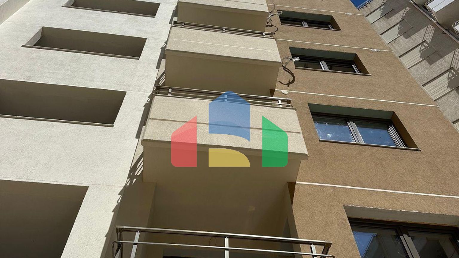 2 студии с балконом, город Влера на Лунгомаре, 97 м.кв