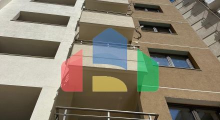 2 студии с балконом, город Влера на Лунгомаре, 97 м.кв