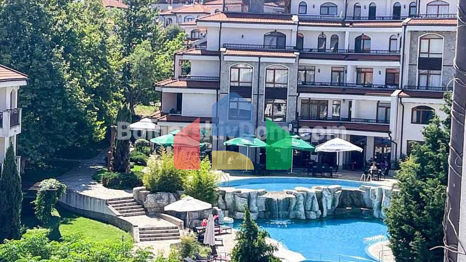 Трехкомнатная квартира в Виньярдс Резорт