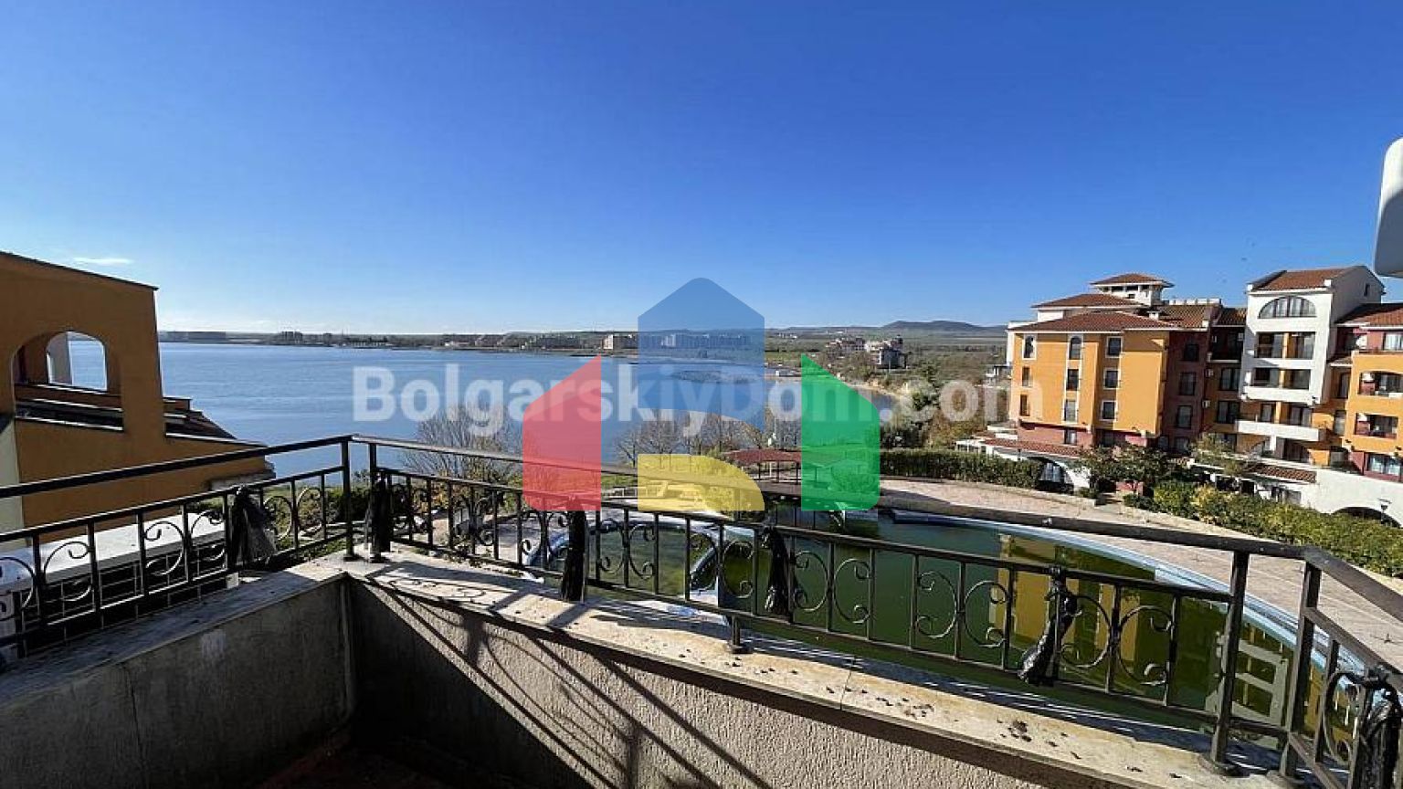 Двокімнатна квартира в Марина Кейп