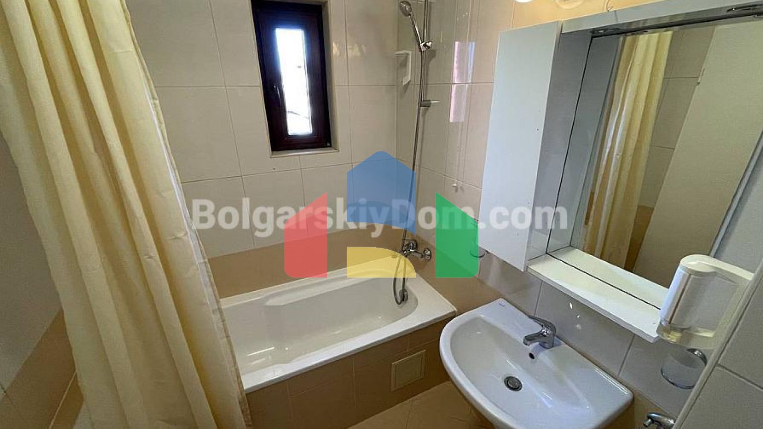 Двокімнатна квартира в Марина Кейп