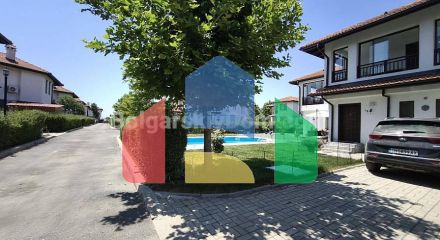 Будинок у Флорал Медоус