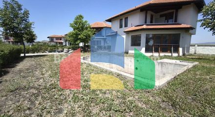 Будинок у Флорал Медоус