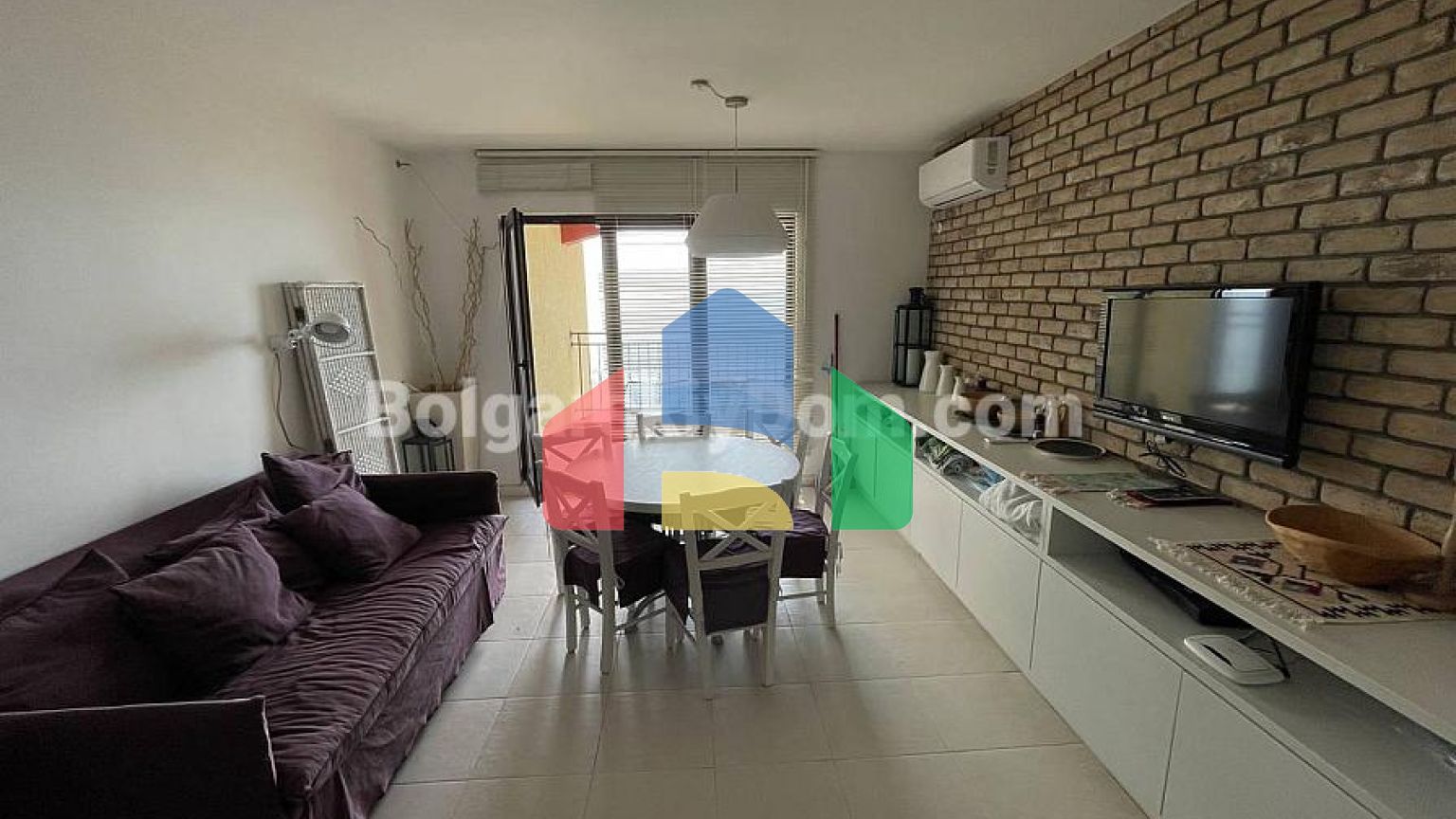 Трикімнатна квартира в Марина Кейп