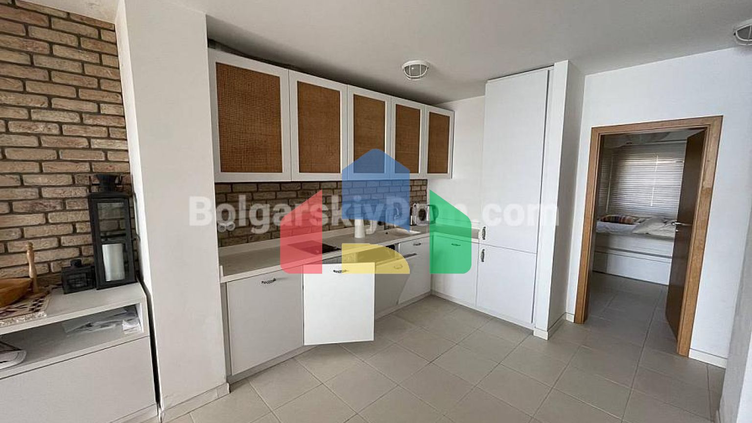 Трикімнатна квартира в Марина Кейп