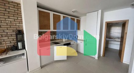 Трикімнатна квартира в Марина Кейп