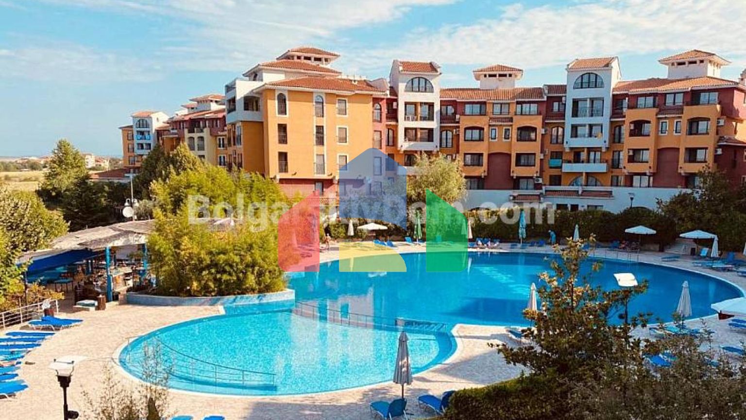 Трикімнатна квартира в Марина Кейп