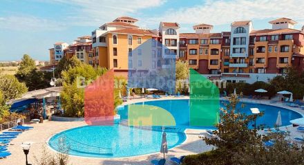 Трикімнатна квартира в Марина Кейп