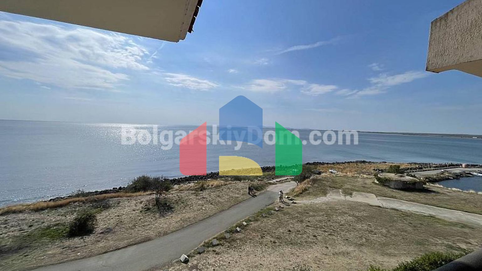 Трикімнатна квартира в Марина Кейп