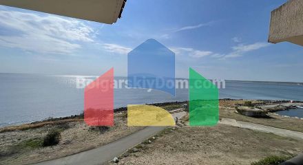 Трикімнатна квартира в Марина Кейп