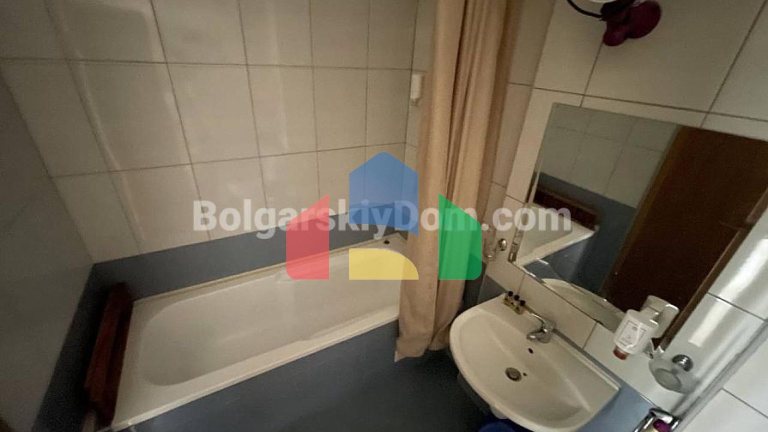 Трикімнатна квартира в Марина Кейп