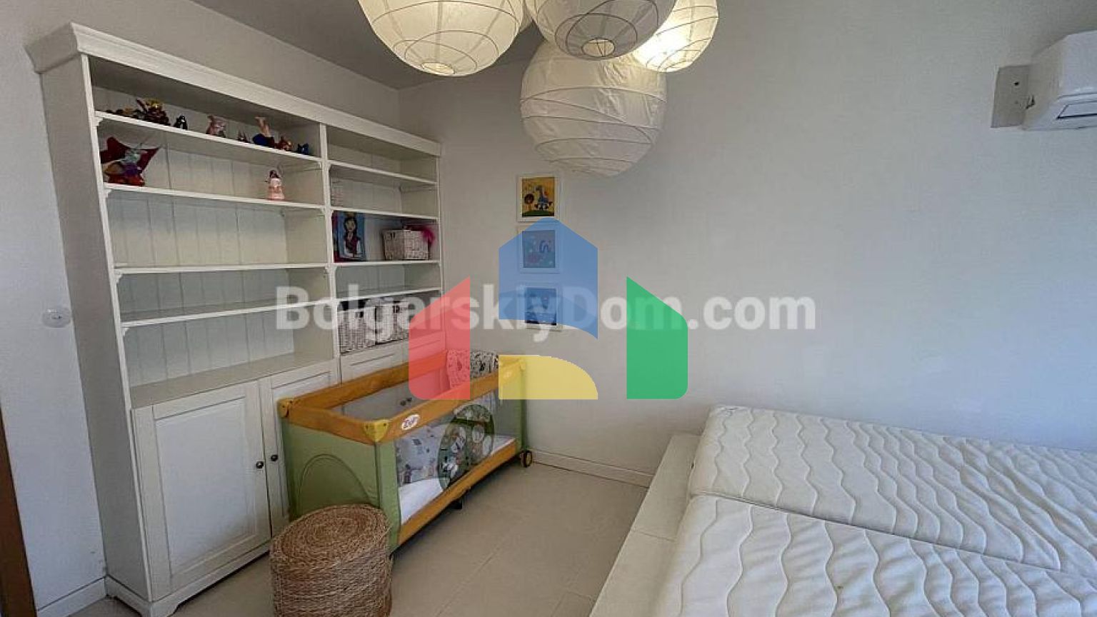 Трикімнатна квартира в Марина Кейп