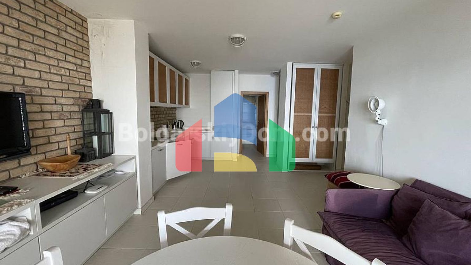 Трикімнатна квартира в Марина Кейп