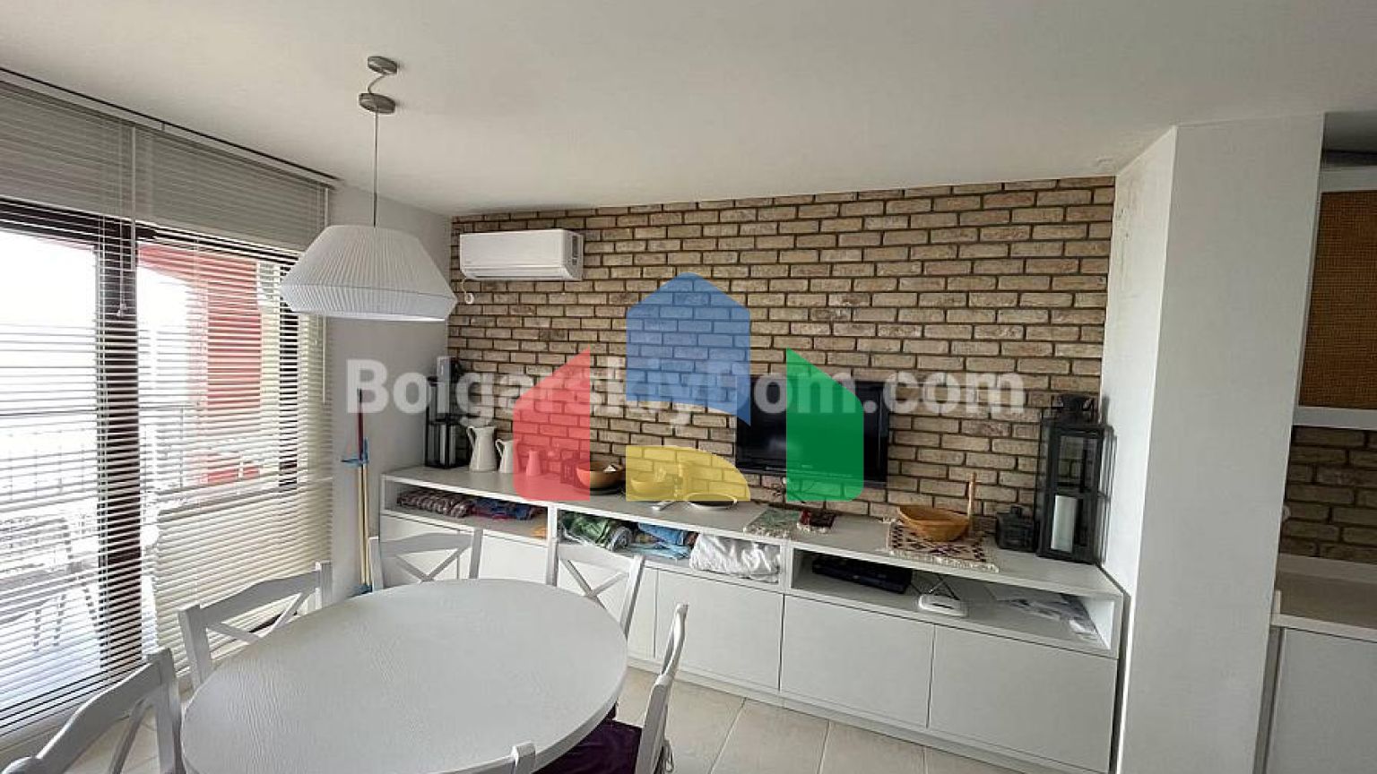 Трикімнатна квартира в Марина Кейп