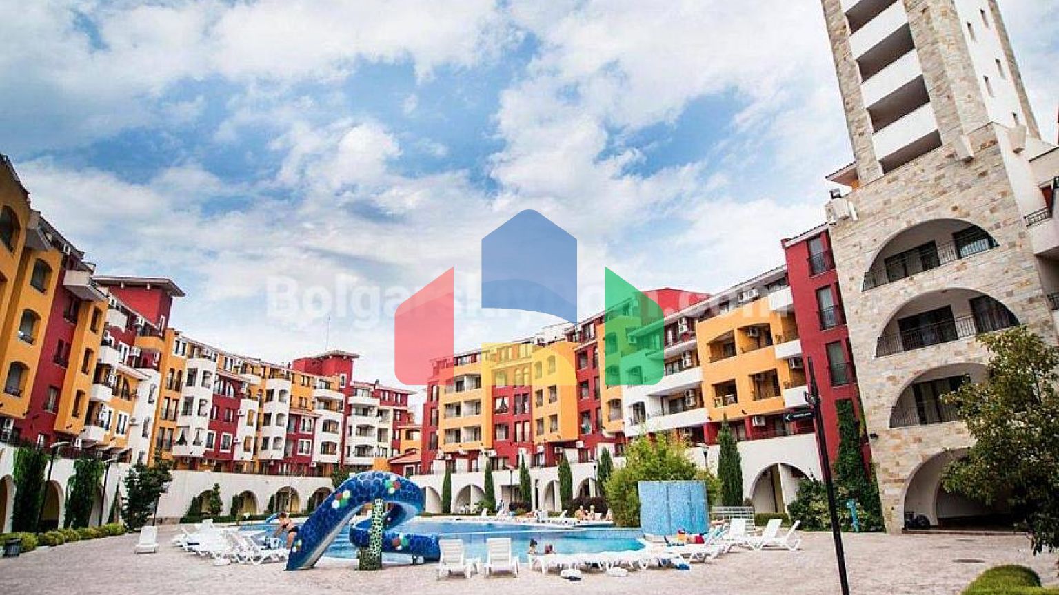 Трикімнатна квартира в Марина Кейп