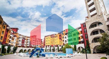 Трикімнатна квартира в Марина Кейп