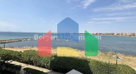 Трикімнатна квартира в Марина Кейп